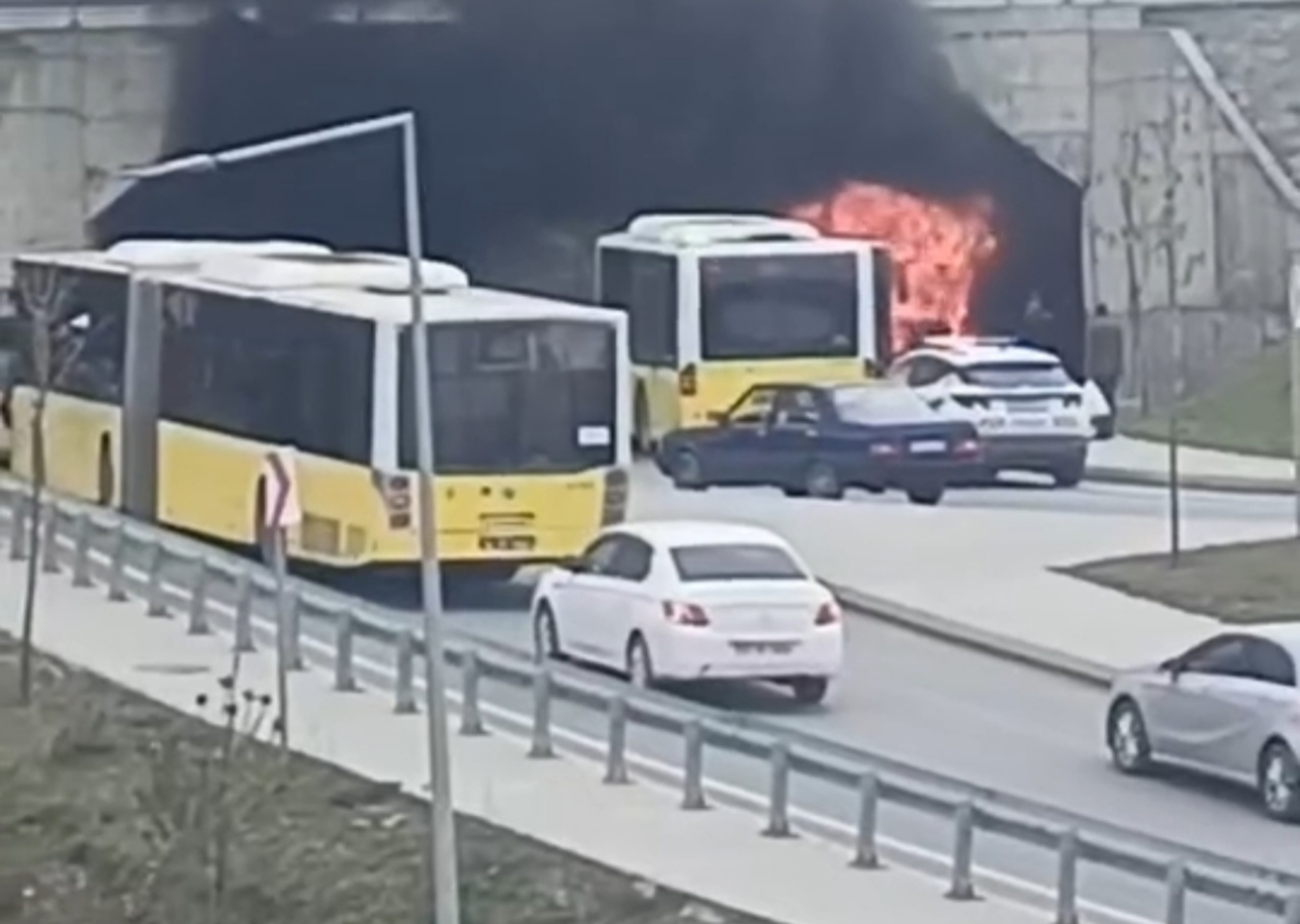Başakşehir’de korku dolu anlar: İETT otobüsü alt geçitte alev aldı! Saniye saniye kamerada...