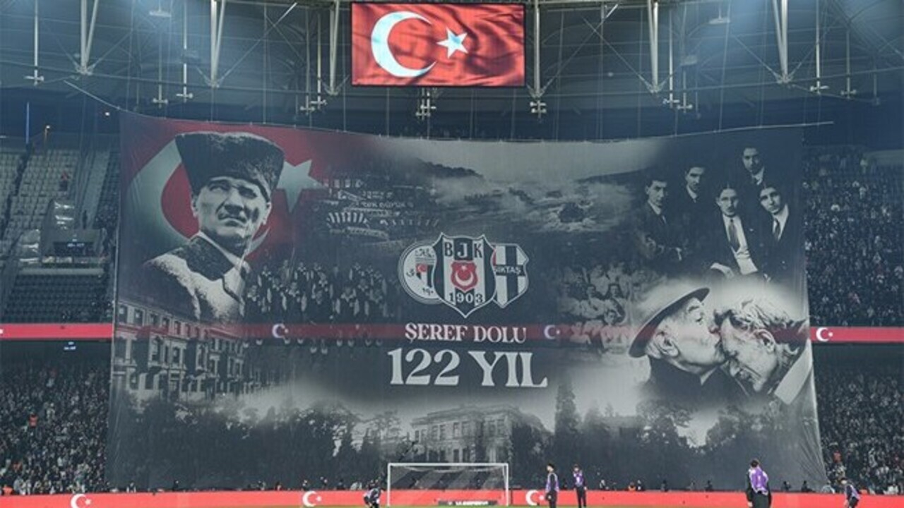 Beşiktaşlı taraftarlardan Kayserispor maçı öncesi çok özel koreografi!