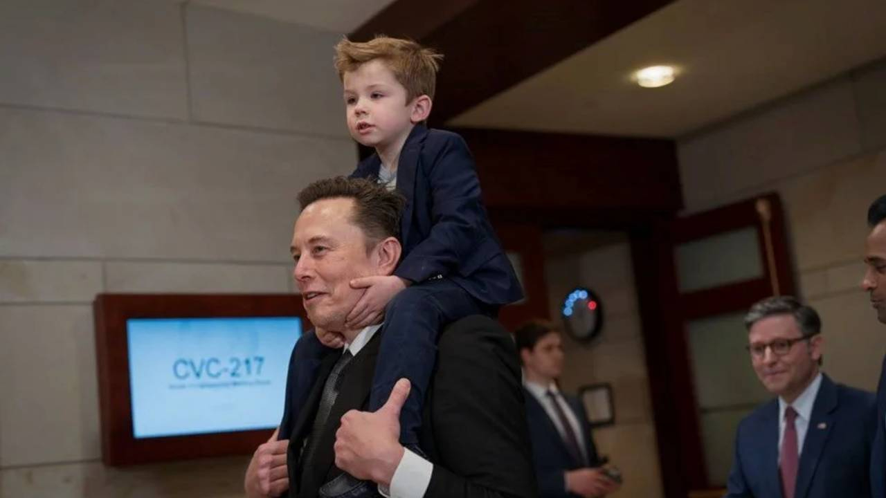 Elon Musk'ın Shivon Zilis'le evliliğinden 4'üncü, toplamda 14'üncü çocuğu dünyaya geldi