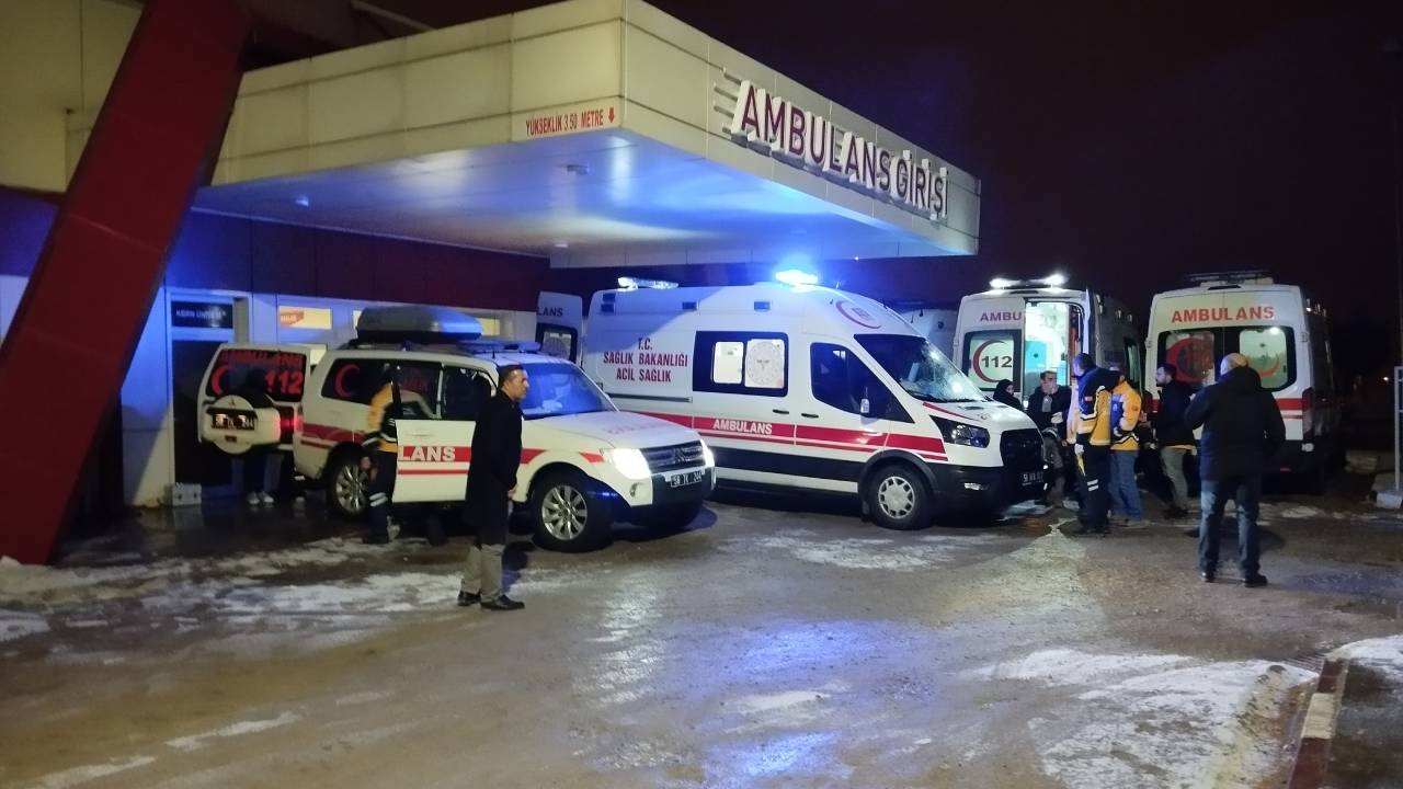 Sivas'ta teravih namazında faciadan dönüldü! 48 kişi doğal gaz sobasından sızan gazla zehirlendi