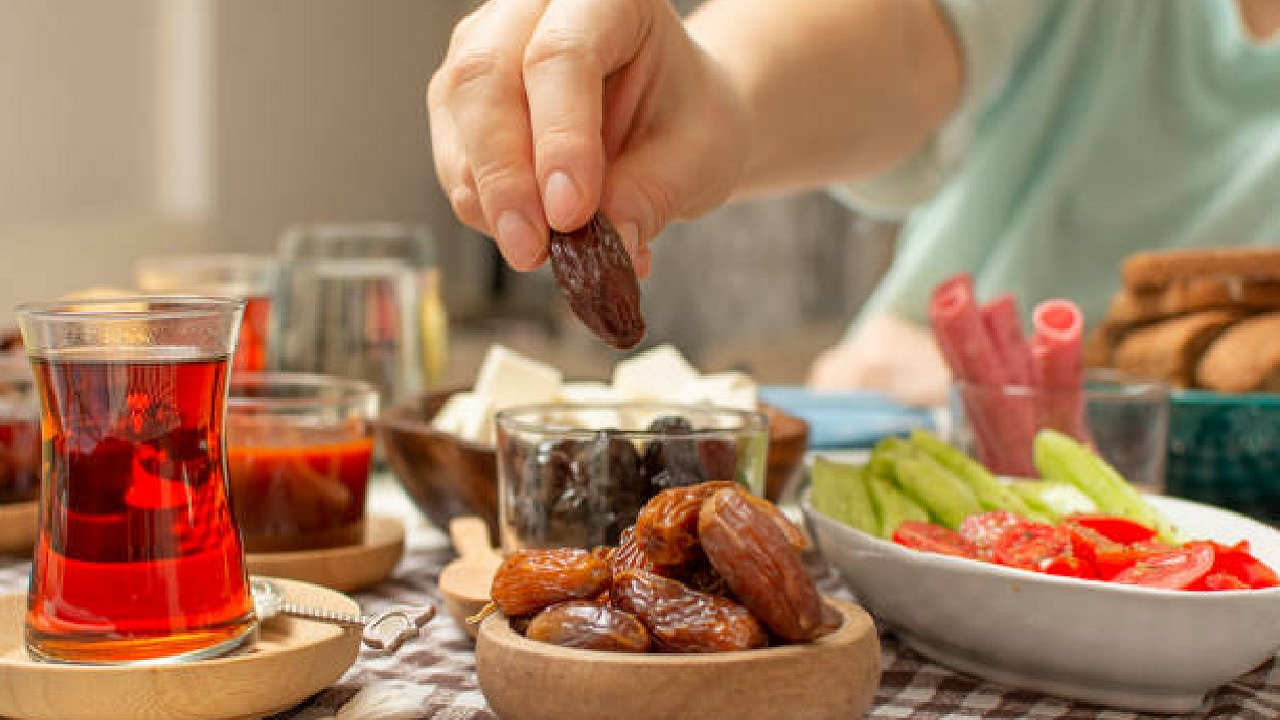 Sağlık Bakanlığı'ndan Ramazan'da sağlıklı beslenme için kritik uyarı: Su tüketimine dikkat!