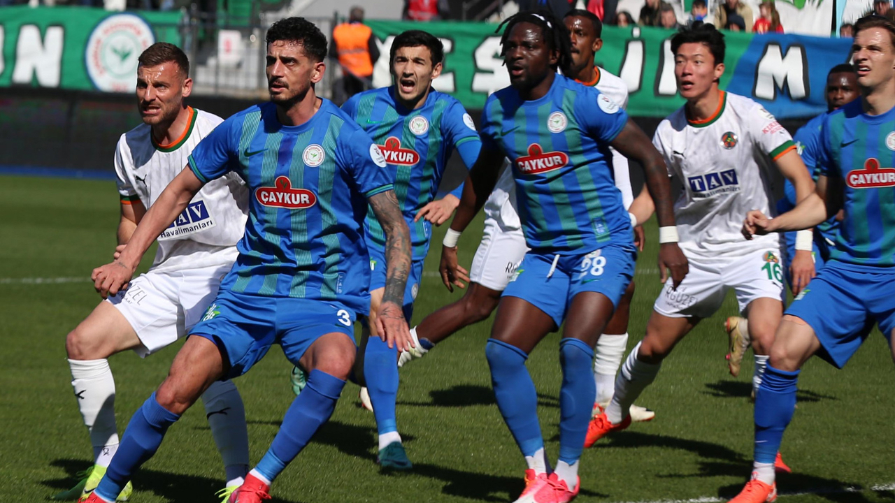 Çaykur Rizespor Alanyaspor karşısında 3 attı 3 aldı