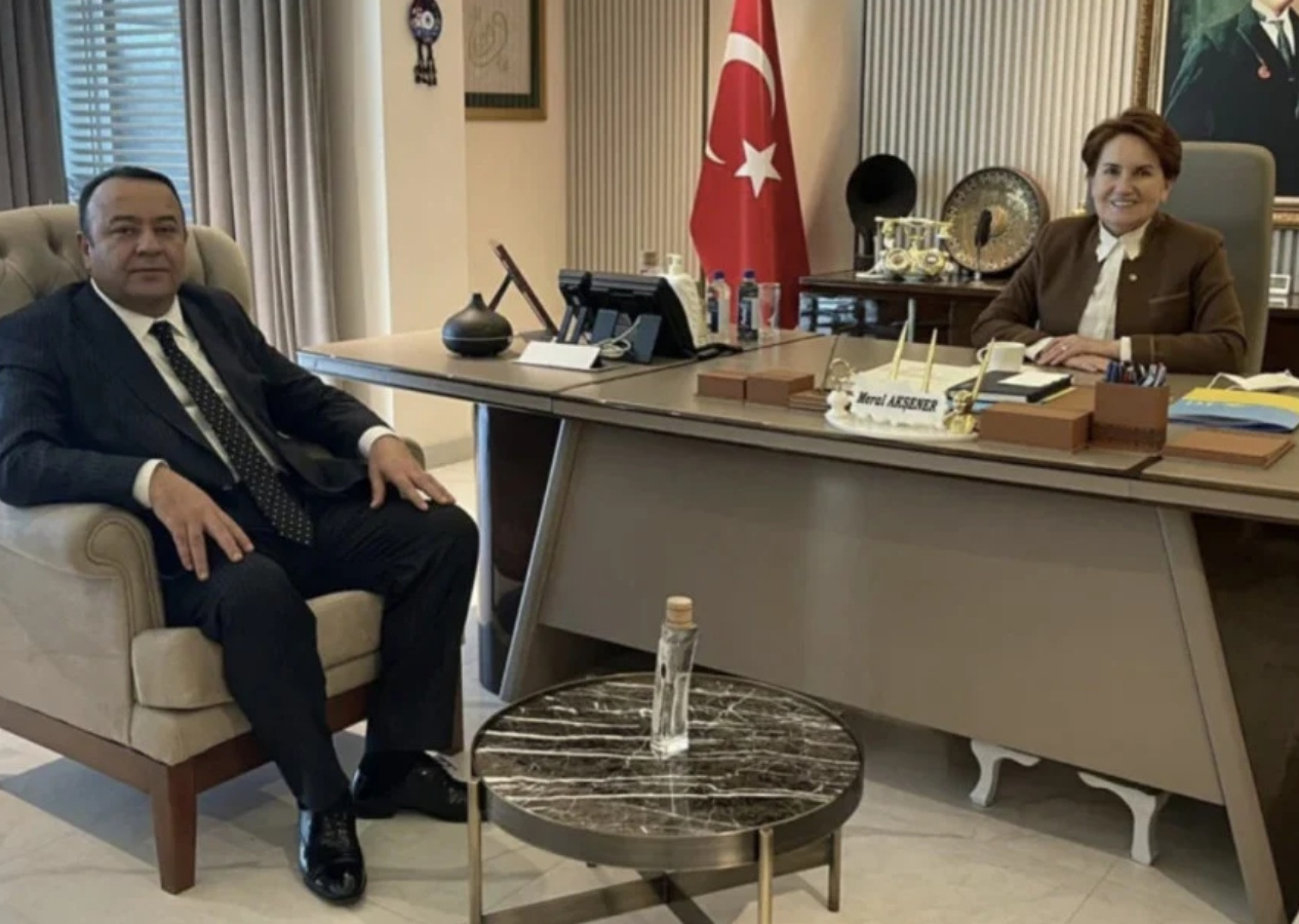 "Erdoğan'a oy verdim" diyen Adnan Beker CHP'ye geçiyor! Özgür Özel rozeti bizzat takacak... Kılıçdaroğlu destekçileri tepkili...