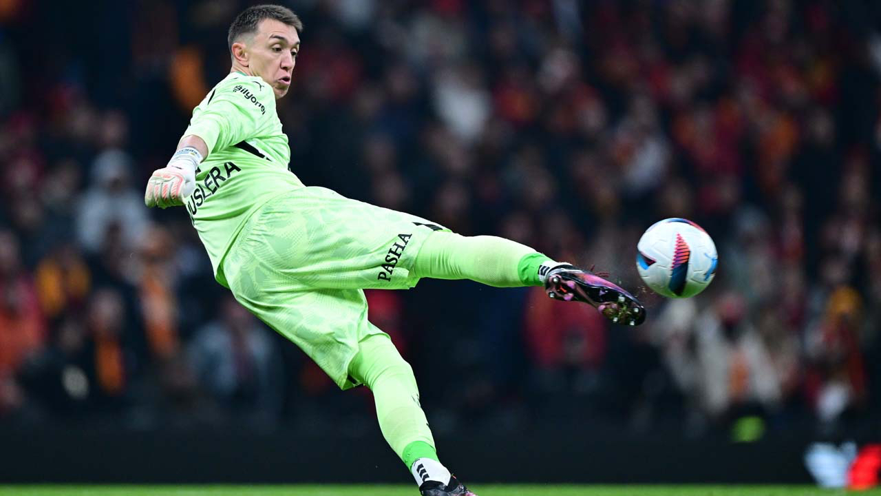 Fernando Muslera eski günlerini hatırlattı