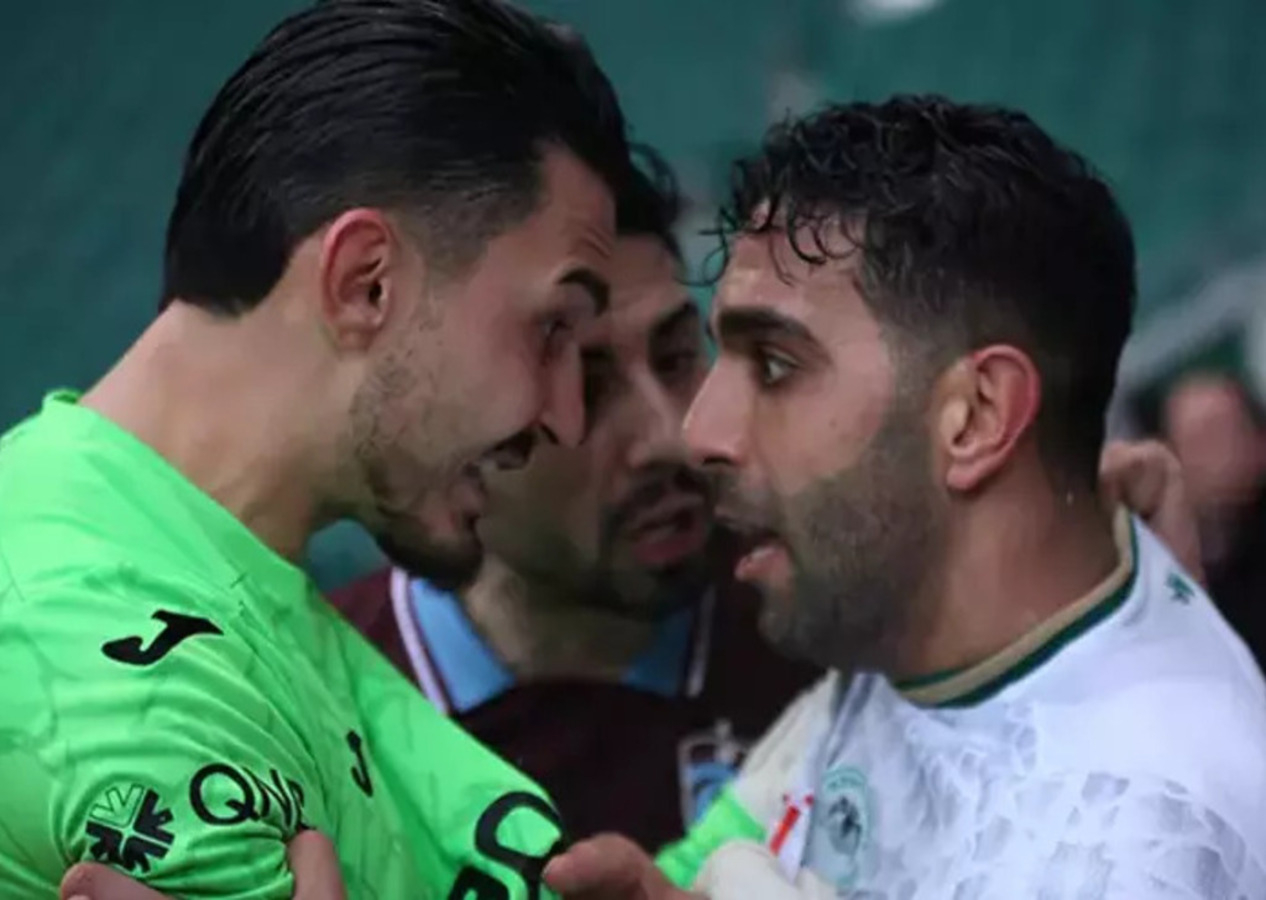 Konyaspor - Trabzonspor maçında olay: Futbolcular birbirine girdi!