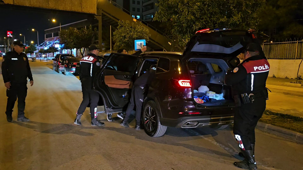 Yer: Adana! Polis kenti adeta ablukaya aldı 106 suçlu yakalandı
