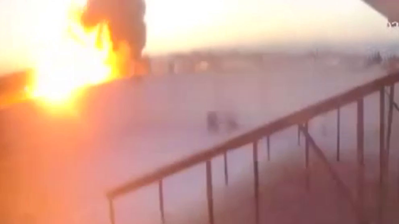 Pakistan’da kanlı gece!  Bombalı araçlarla çifte saldırı! Çok sayıda ölü ve yaralı var!