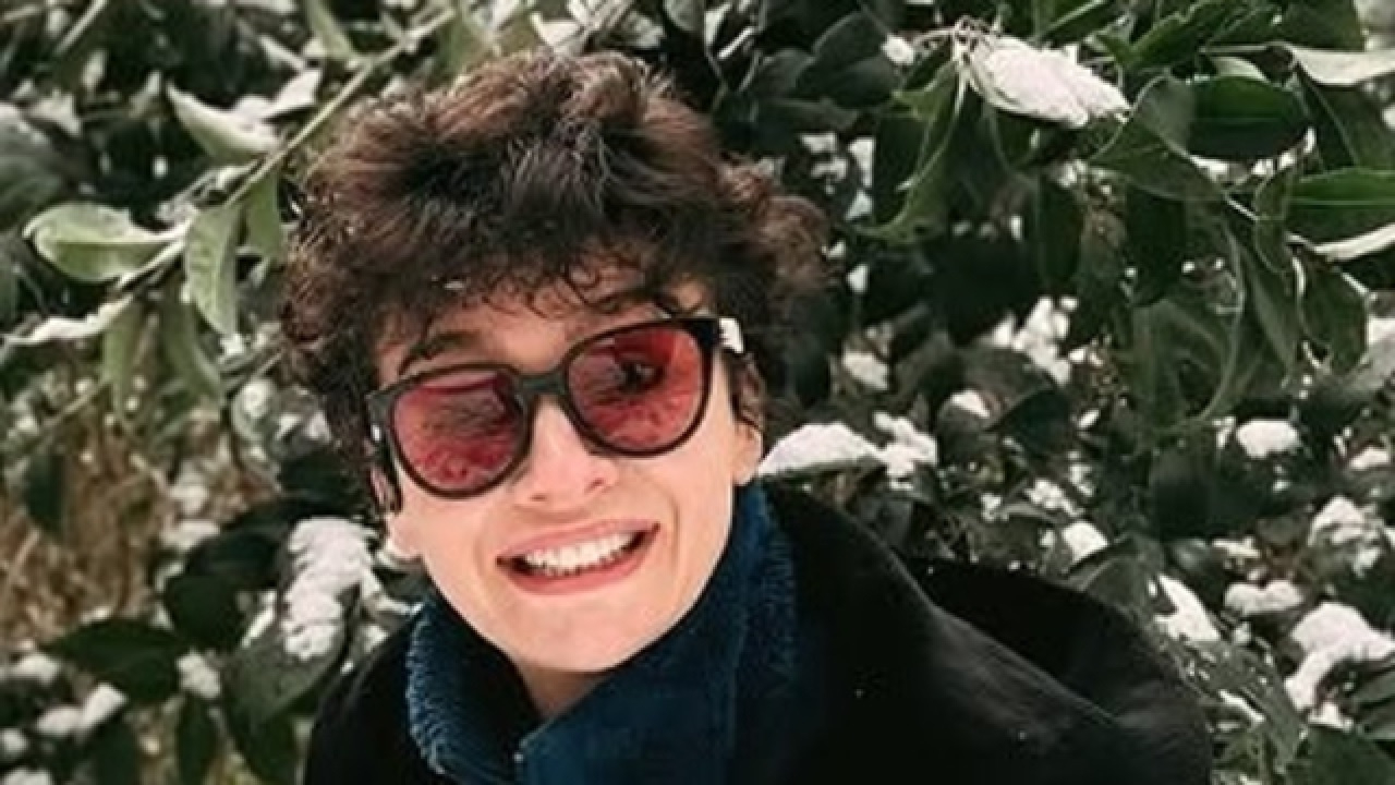 Güzel oyuncu Birce Akalay'ın yeni tarzı büyük cesaret dedirtti! Kısa saçları ile bakın kime benzetildi?