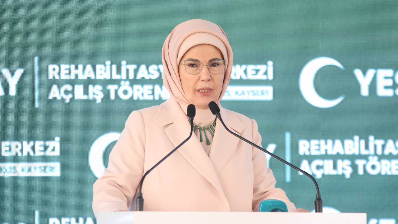 Emine Erdoğan: Çocuklarımızı bu 'dijital dadılar'ın elinden kurtaralım