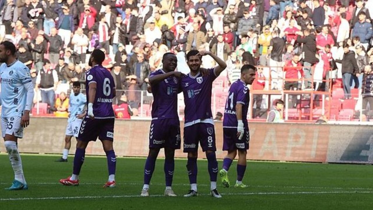 Samsunspor evinde 3 attı, 3 puanı hanesine yazdırdı (Samsunspor 3 - 2 Adana Demirspor | Maçın özeti)