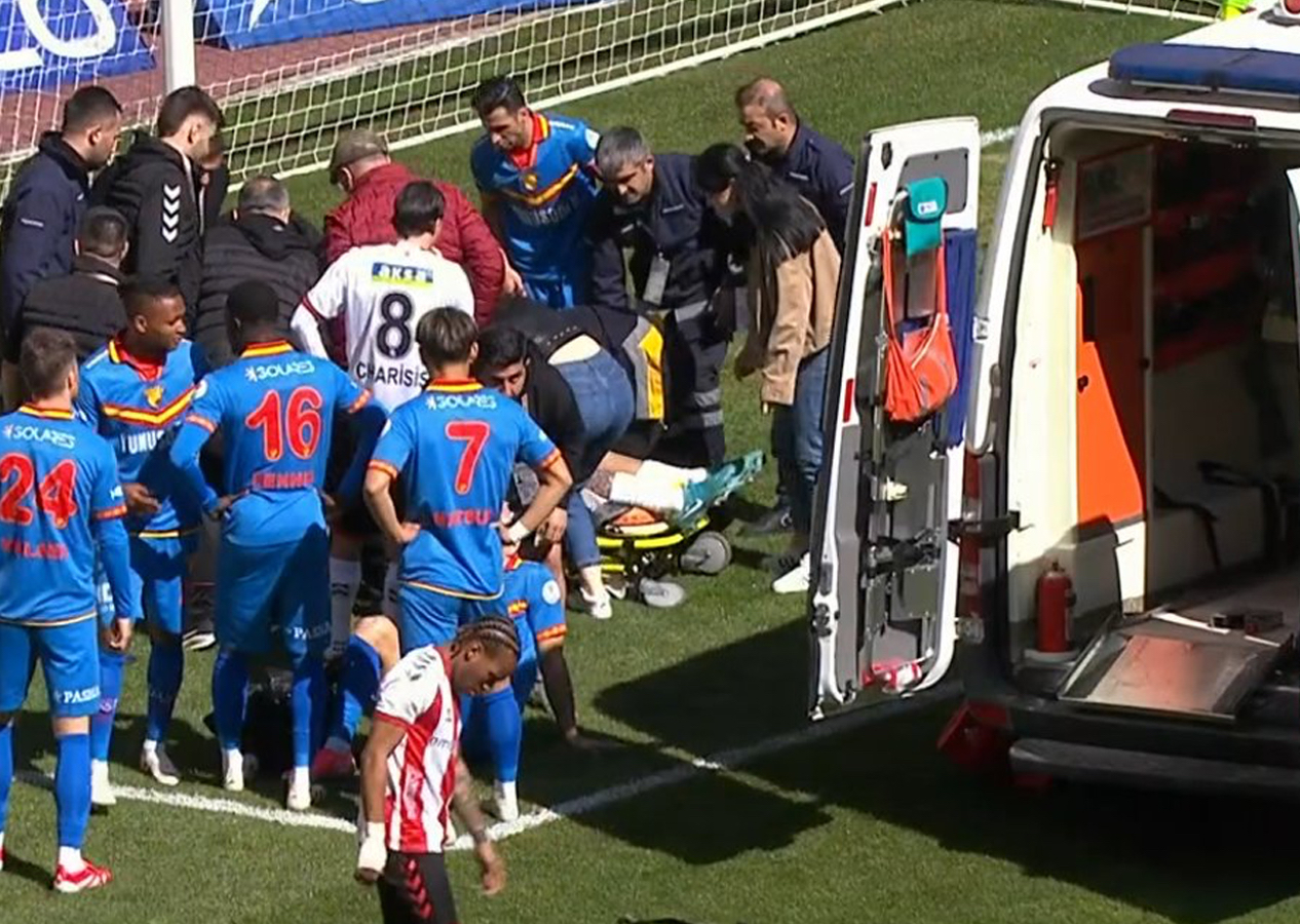 Sivasspor - Göztepe maçında korku dolu anlar! Rej Manaj ambulansla hastaneye kaldırıldı
