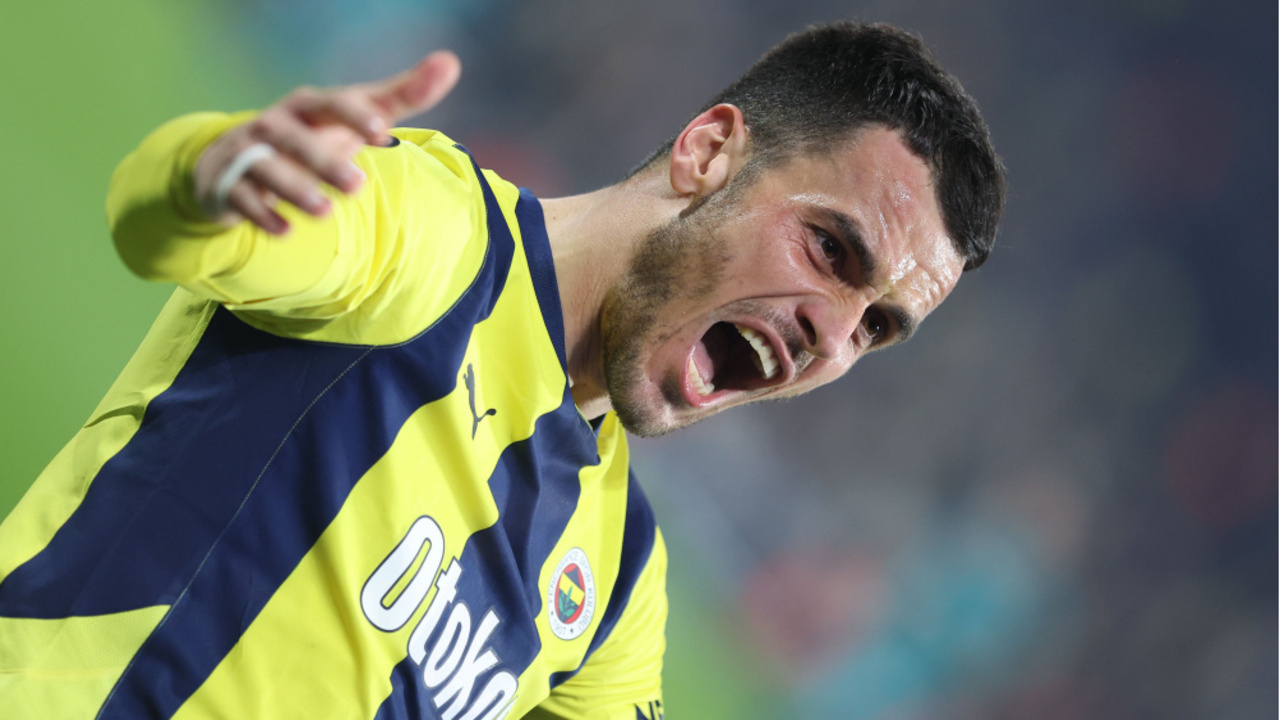 Fenerbahçe, Filip Kostic'in bonservisini almaya hazırlanıyor!