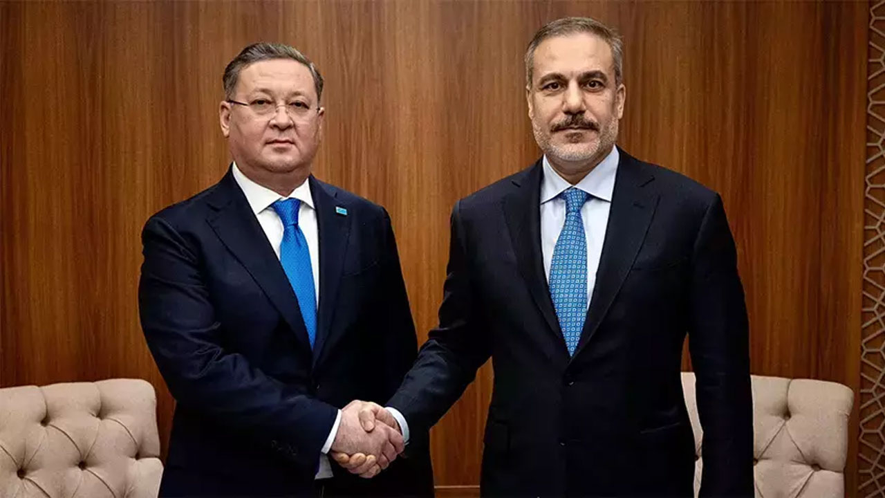Hakan Fidan'dan Cidde'de diplomatik temas: Kazakistan ve Mısır ile görüştü!