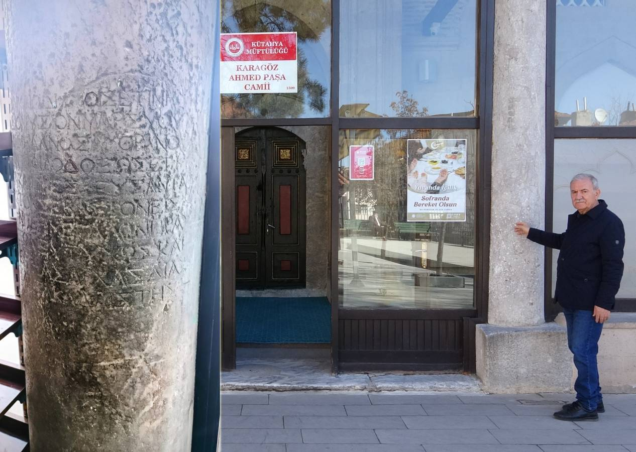 Kütahya Karagöz Ahmed Paşa Camii'nde tarihi sütunlar keşfedildi