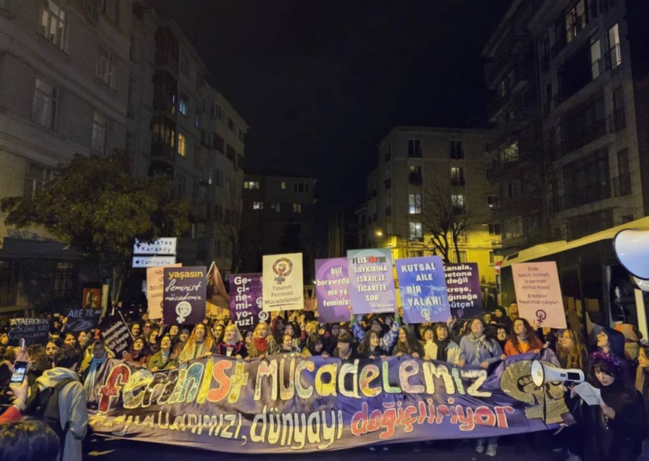 İstiklal Caddesi 8 Mart'a kapalı; yürüyüş yapmak isteyen gruba izin verilmedi