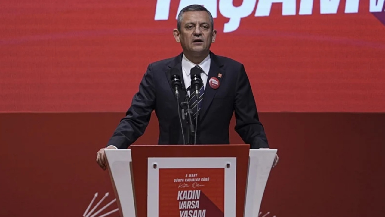 Özgür Özel'den tesettür çıkışı! "CHP, sekülerlerin de dindarların da partisidir"