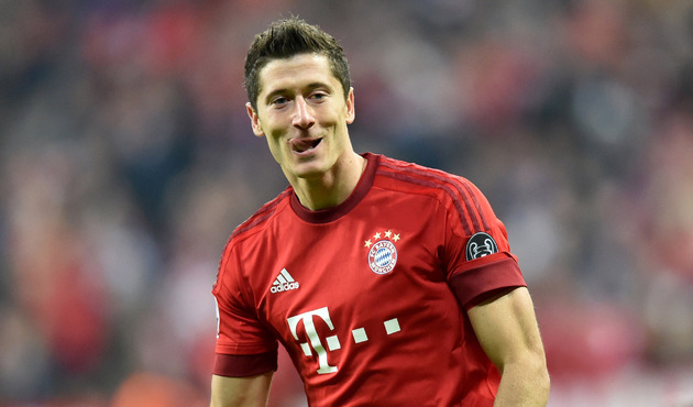 Lewandowski, 10 yıldan beri eğitim gördüğü üniversiteden mezun oldu!