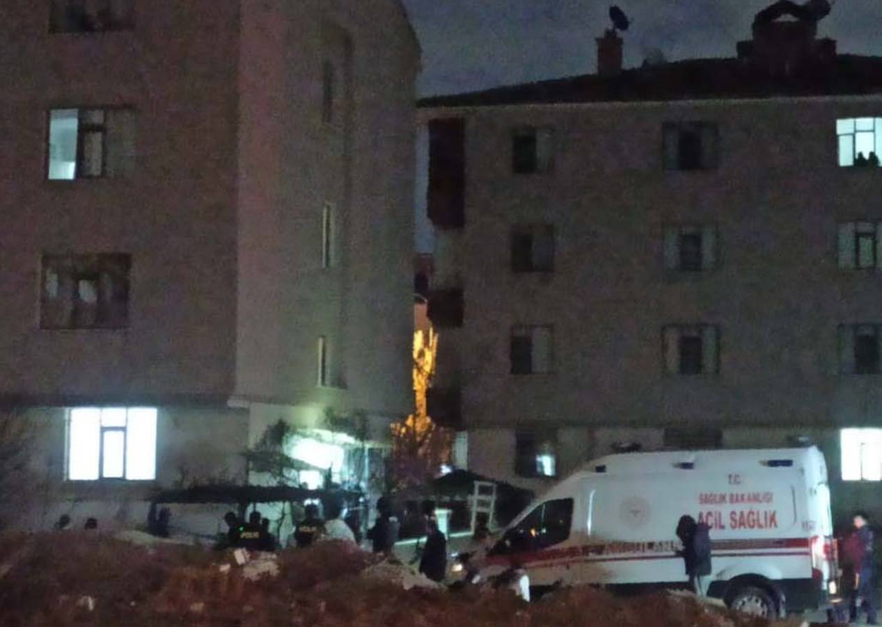 Çocukları görme bahanesiyle gittiği evde eşini öldürüp, intihar etti