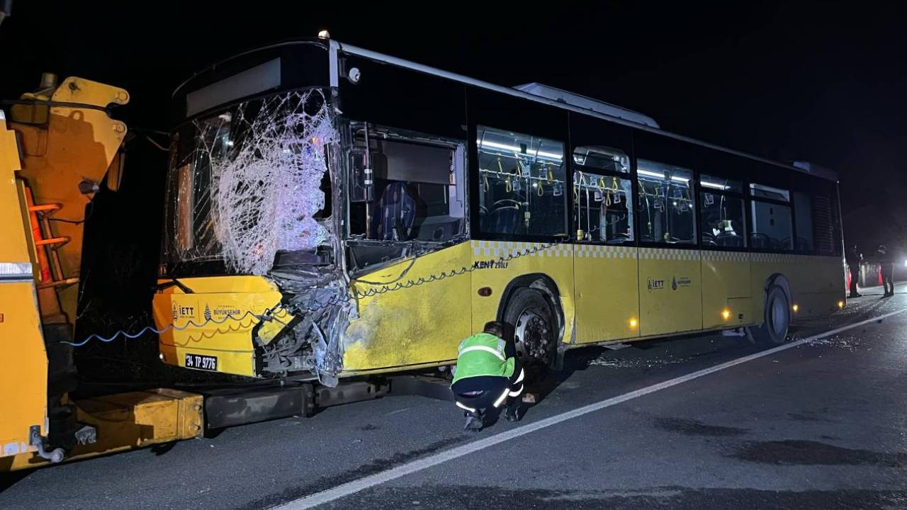 Sarıyer'de İETT otobüsüyle kafa kafaya çarpışan aracın sürücüsü hayatını kaybetti