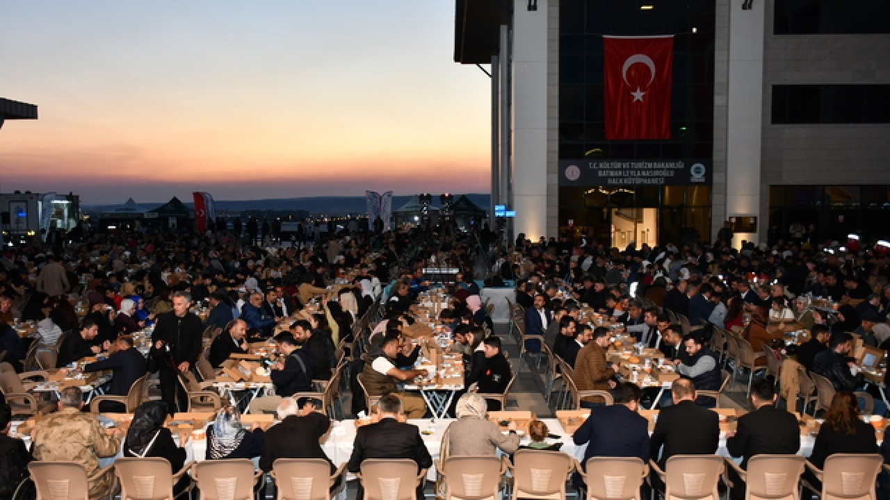 İçişleri Bakanı Yerlikaya iftar programında konuştu: "Bu toprakları bize vatan kılan cevher kardeşliğimizde saklıdır"