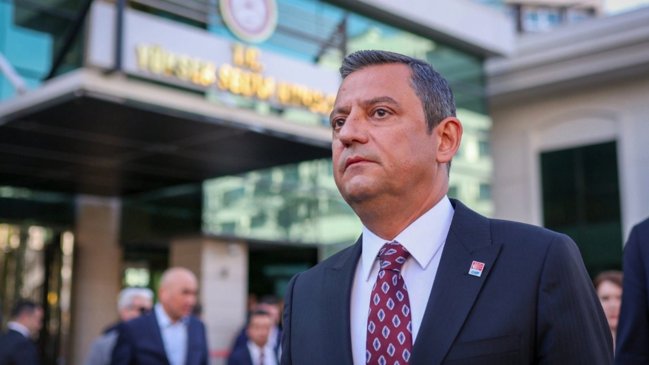 Özgür Özel’e ‘seyyar giyotin’ faturası: 480 bin TL tazminat ödeyecek!