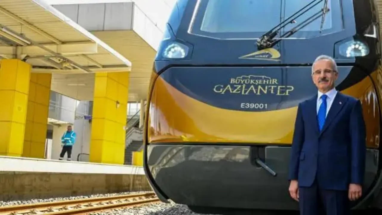 Bir milli gurur daha! Artık yurt dışından alınmayacak, kendi banliyö trenimizi ürettik