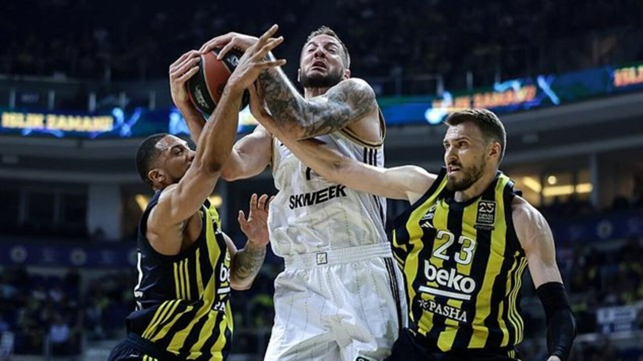 Fenerbahçe Beko Fransızlara şans tanımadı, maçı 10 sayı farkla kazandı (Fenerbahçe Beko 92 - 82 Lyon-Villeurbanne | Maçın özeti)