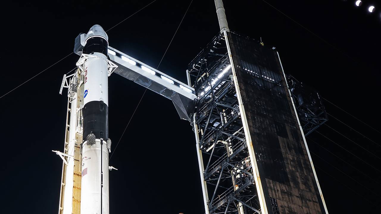Falcon-9 roketi canlı yayında! 4 astronotu kurtarma operasyonu başladı