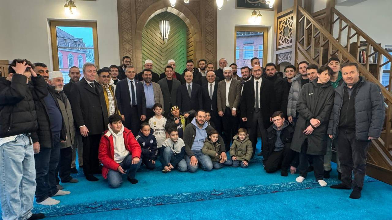Mesut Özil neden AK Parti'de siyasete girdi? Düsseldorf'ta katıldığı sahur programında açıkladı