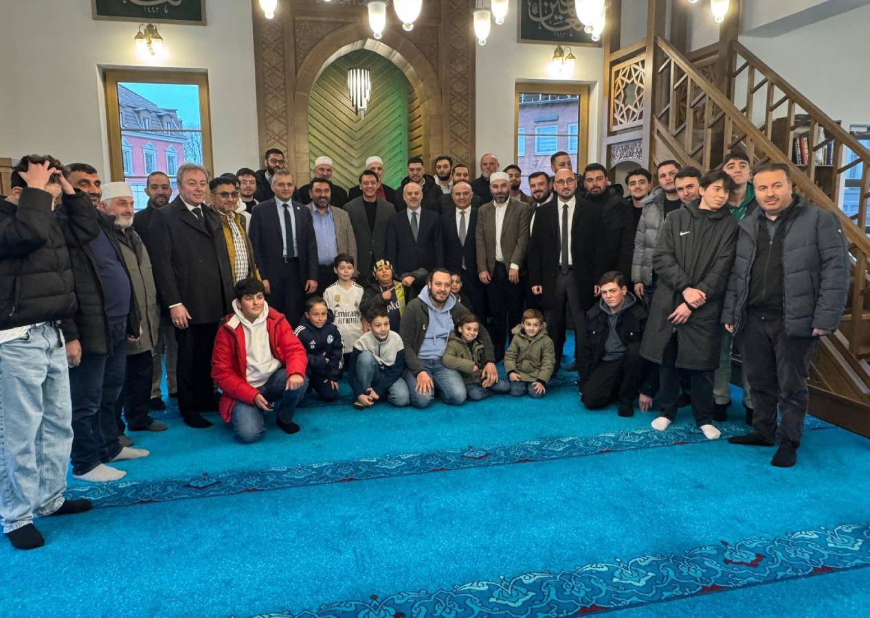 Mesut Özil neden AK Parti'de siyasete girdi? Düsseldorf'ta katıldığı sahur programında açıkladı