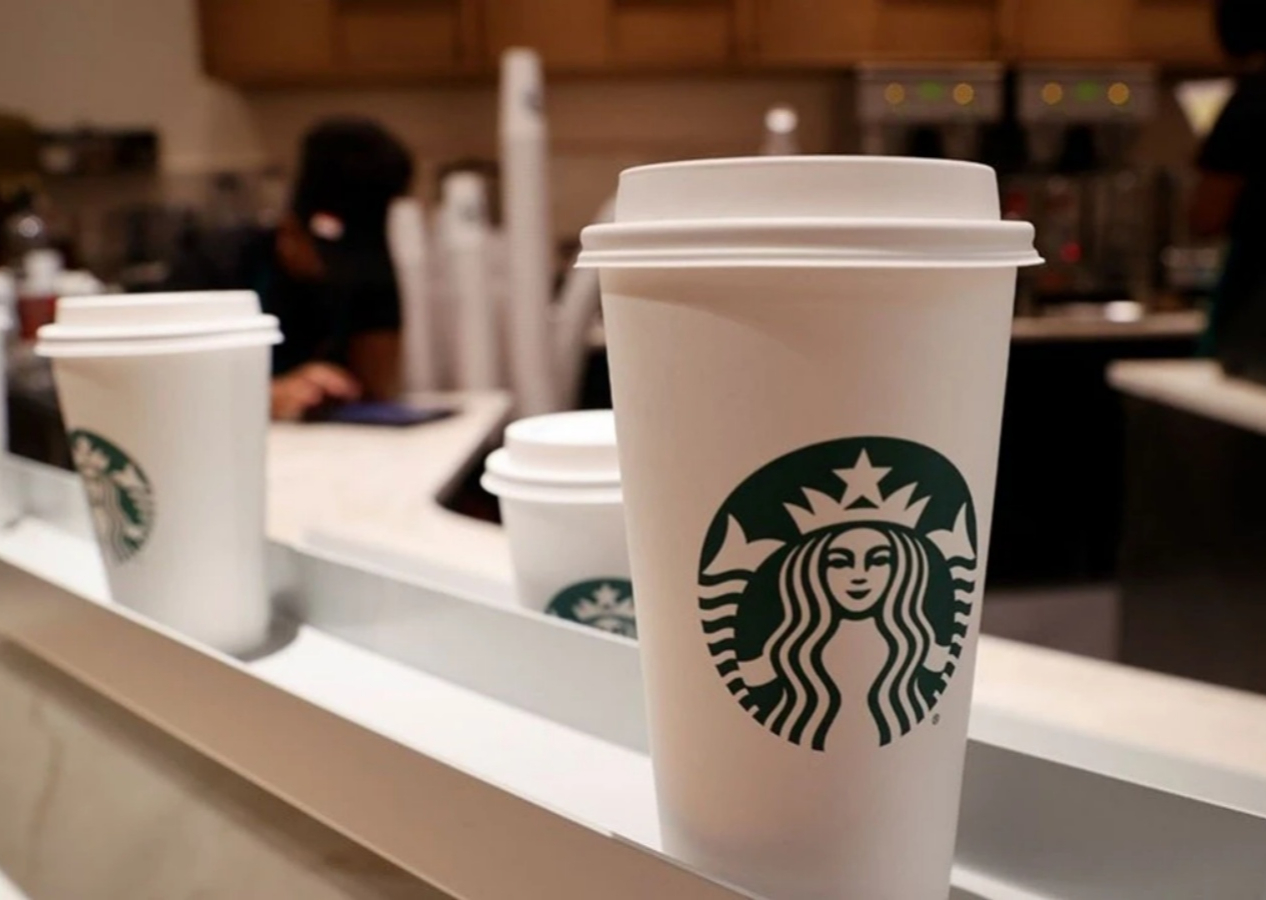 Bir fincan kahve 50 milyon dolara mal oldu! Starbucks’tan kuryeye rekor tazminat