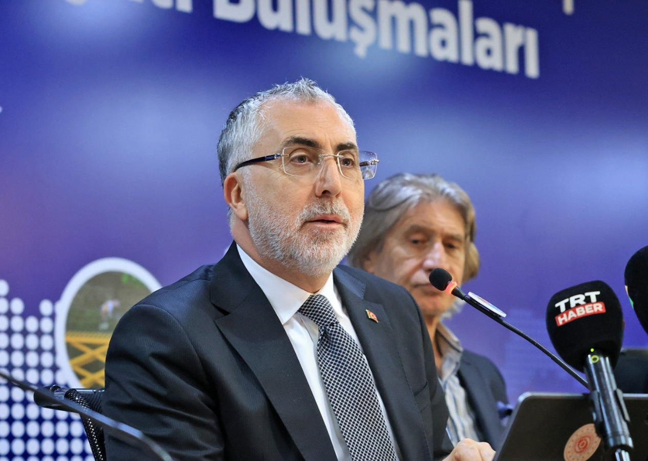 Bakan Işıkhan: Herkese birinci sınıf sağlık hizmeti sunan tek ülkeyiz