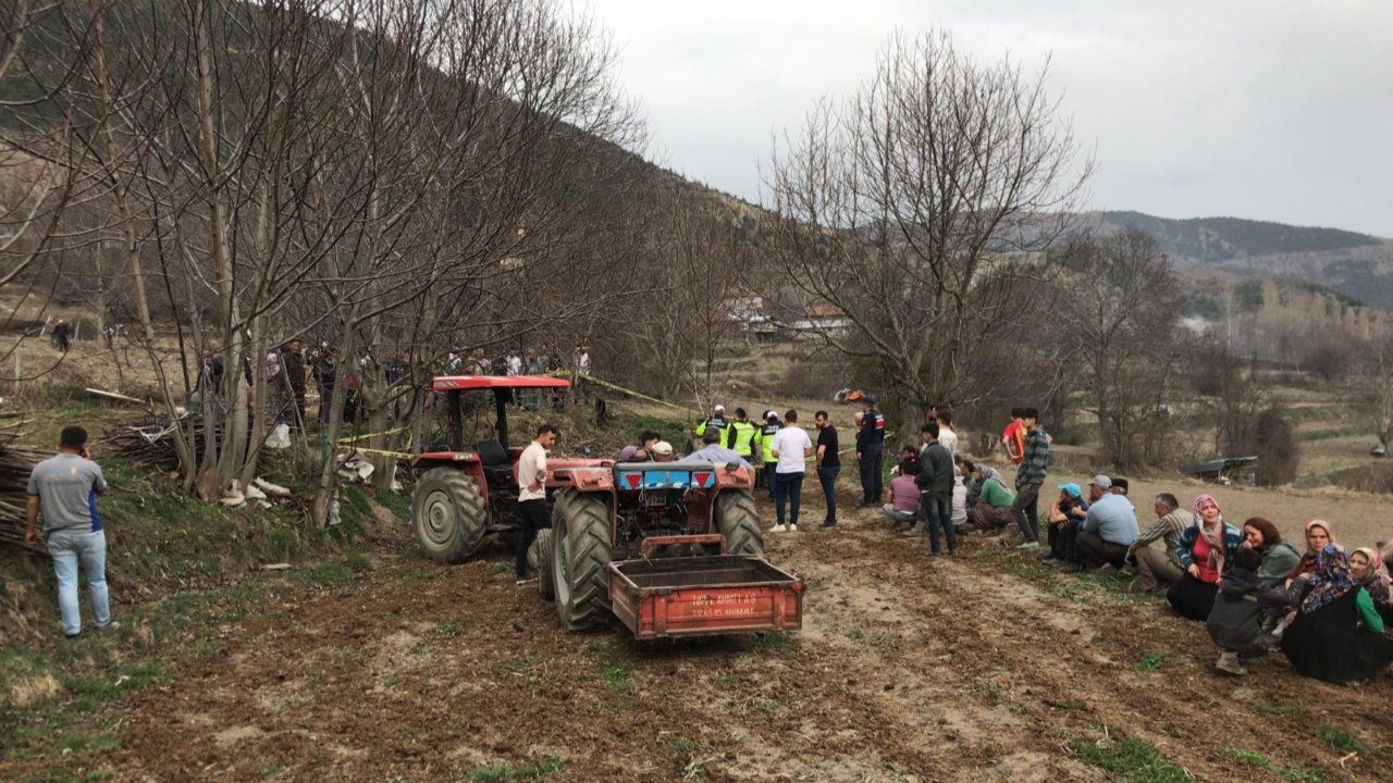 Kastamonu'da devrilen traktörün altında kalan sürücüsü öldü