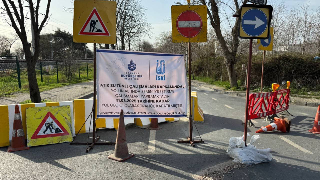 Bakırköy'deki trafik çilesi isyan ettirdi! Vatandaş İBB'ye tepkili: Zulüm vallahi zulüm