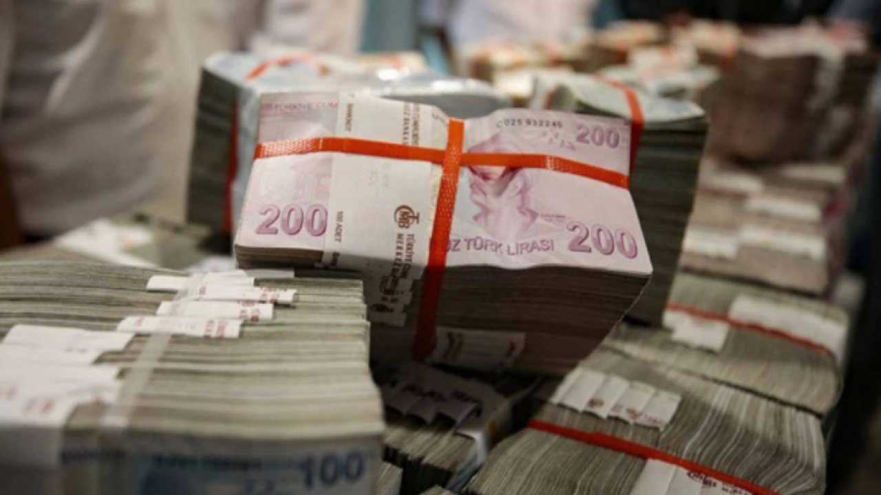 Bütçe şubatta 310 milyar lira açık verdi