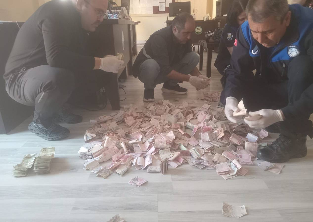Antalya'da dilenciden çıkan parayı 5 zabıta 3 saatte sayabildi