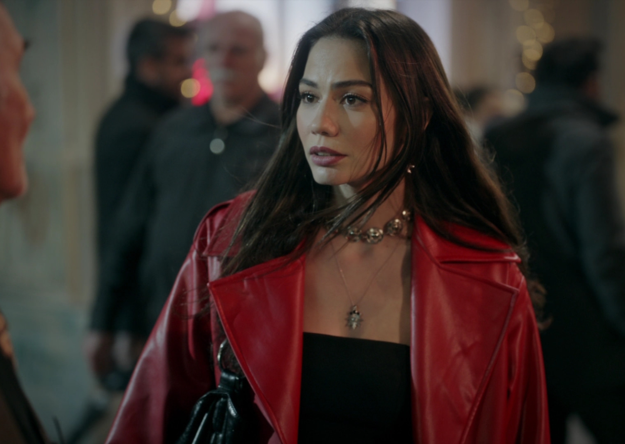 Sosyal medya akımına katılan Demet Özdemir İstiklal'de şarkı söyledi! Görenler büyük şok yaşadı...