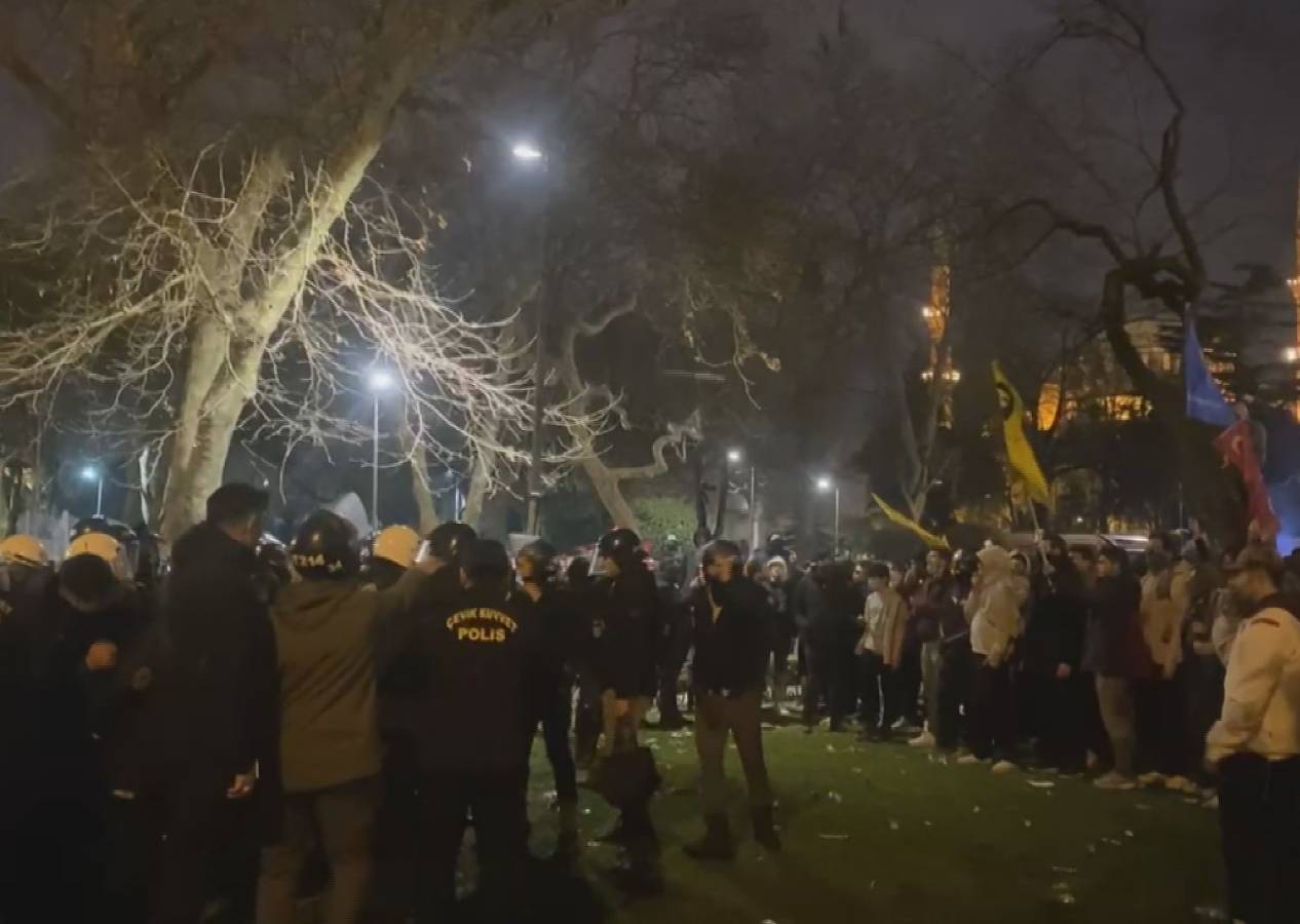 Saraçhane'de taşkınlık yapanlara polis müdahalesi