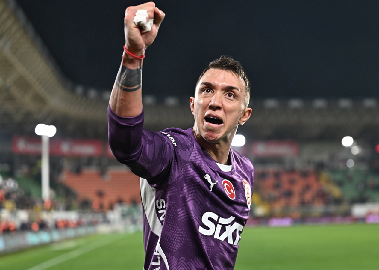 Galatasaray'da Fernando Muslera yerine kaleyi devralacak isim belli oluyor! Dünya yıldızı eldivenler de listede