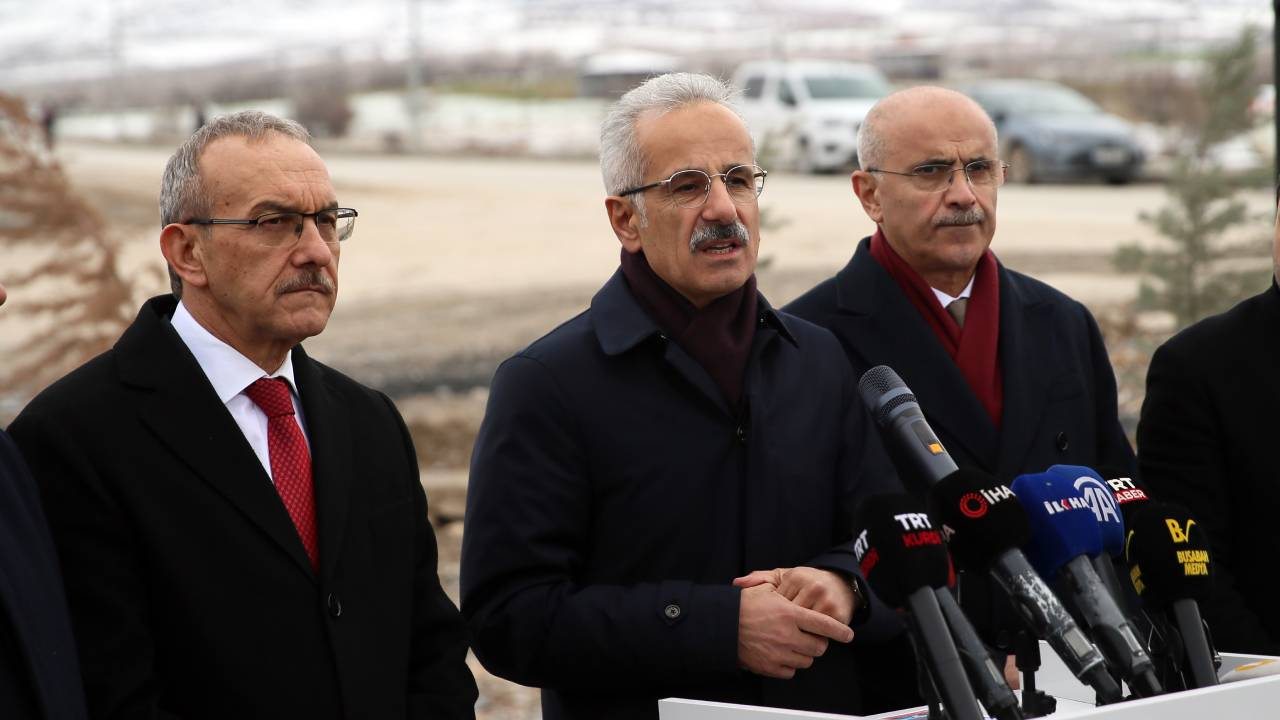 Bakan Uraloğlu: Metro projesi İBB'den devralınmadı, kimse kamuoyunu yanıltmaya gayret etmesin