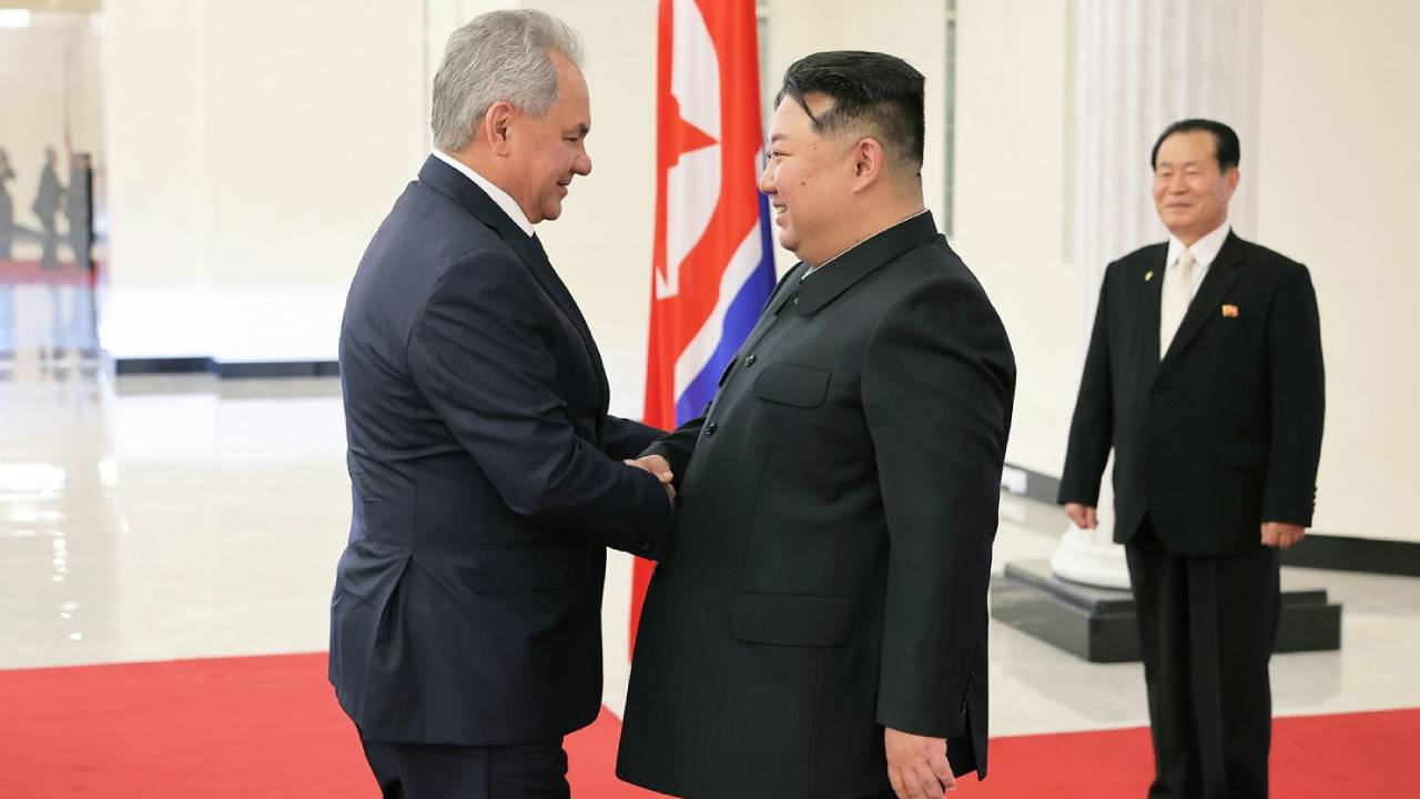 Putin'den mektup getirdi: Rusya'dan Kuzey Kore'ye zamanlaması manidar ziyaret