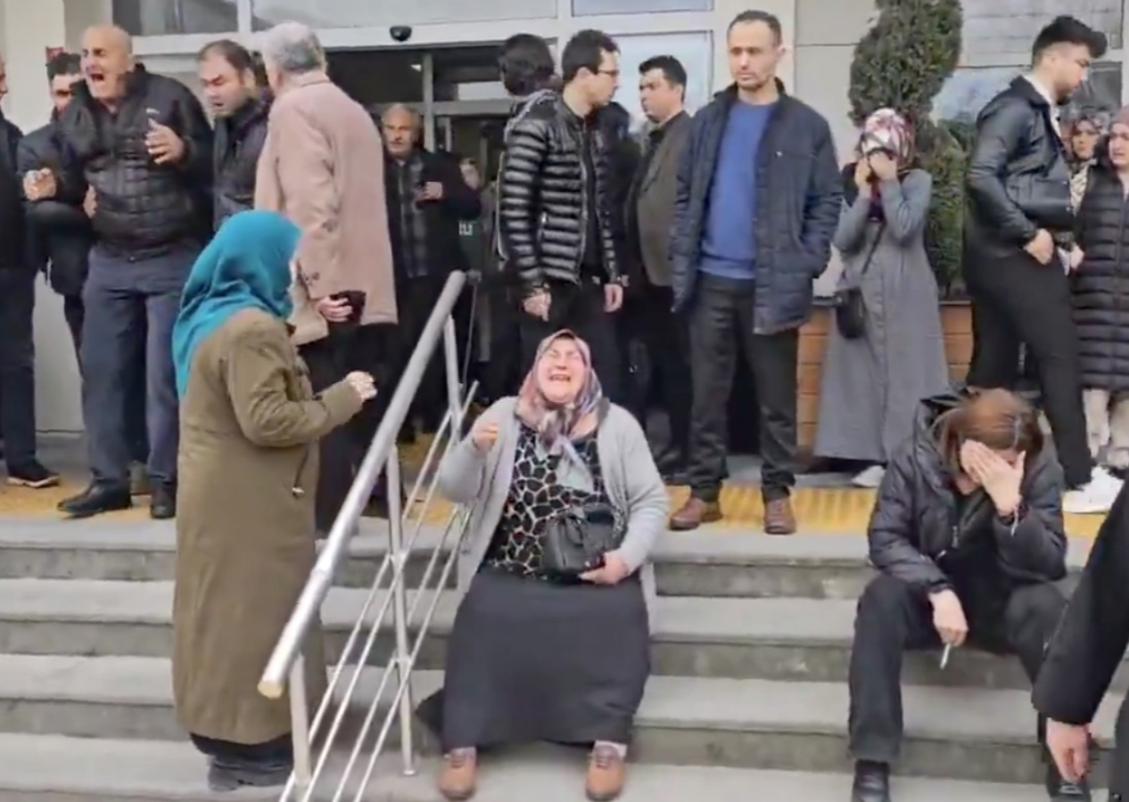 43 madencinin hayatını kaybettiği Amasra'daki faciada karar çıktı! 20 sanığa hapis, 3 beraat... Madenci yakınları tepkili...
