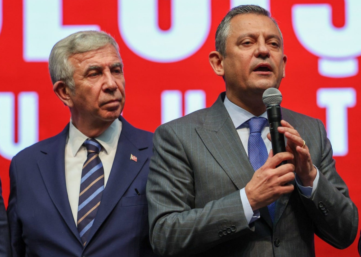 Özgür Özel, Mansur Yavaş'ın 'paçavra' çıkışı sonrası özür diledi!