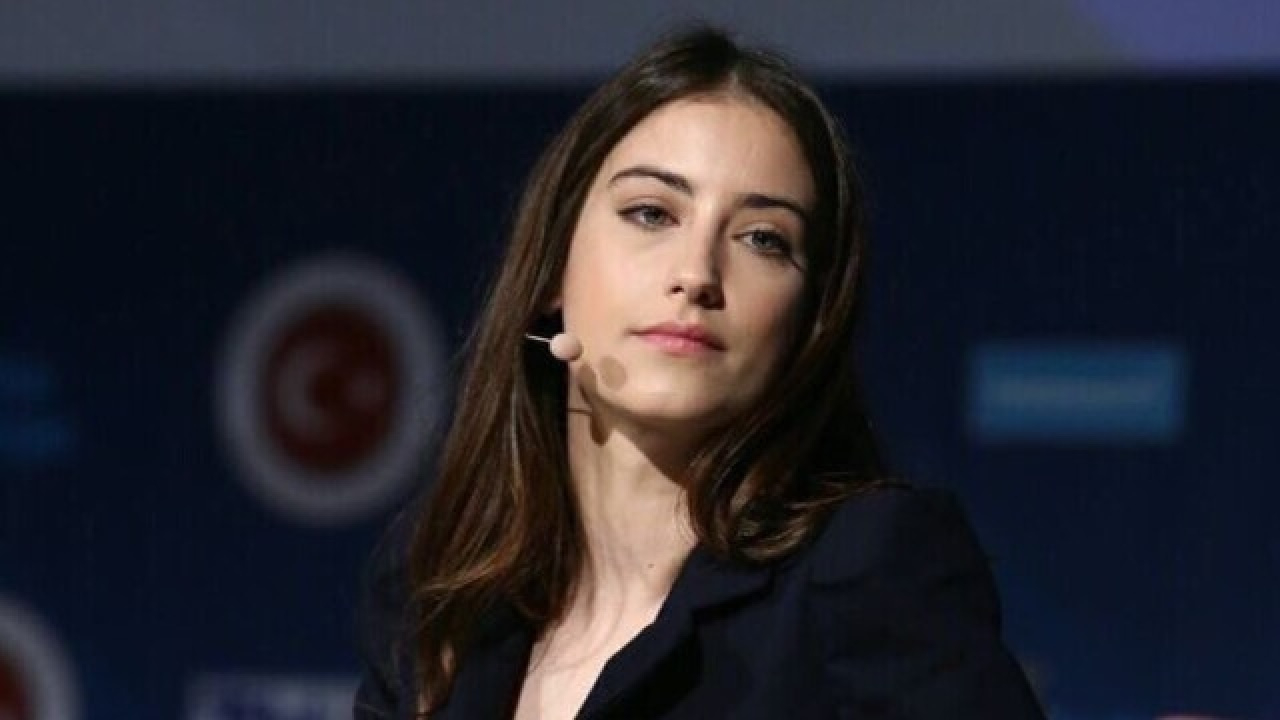 Hazal Kaya'nın protesto paylaşımı sosyal medyada tartışma yarattı! "Rimeliniz akmasın, ayağınıza taş değmesin"