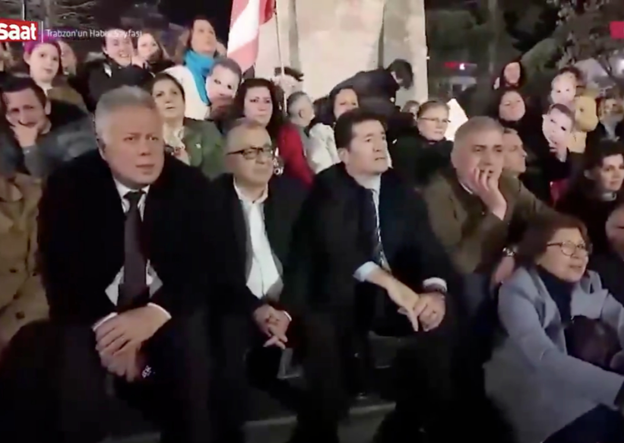 İmamoğlu'nun memleketinde ilginç protesto! Yakın arkadaşı CHP Ortahisar Başkanı Ahmet Kaya kahkahalarla güldü!