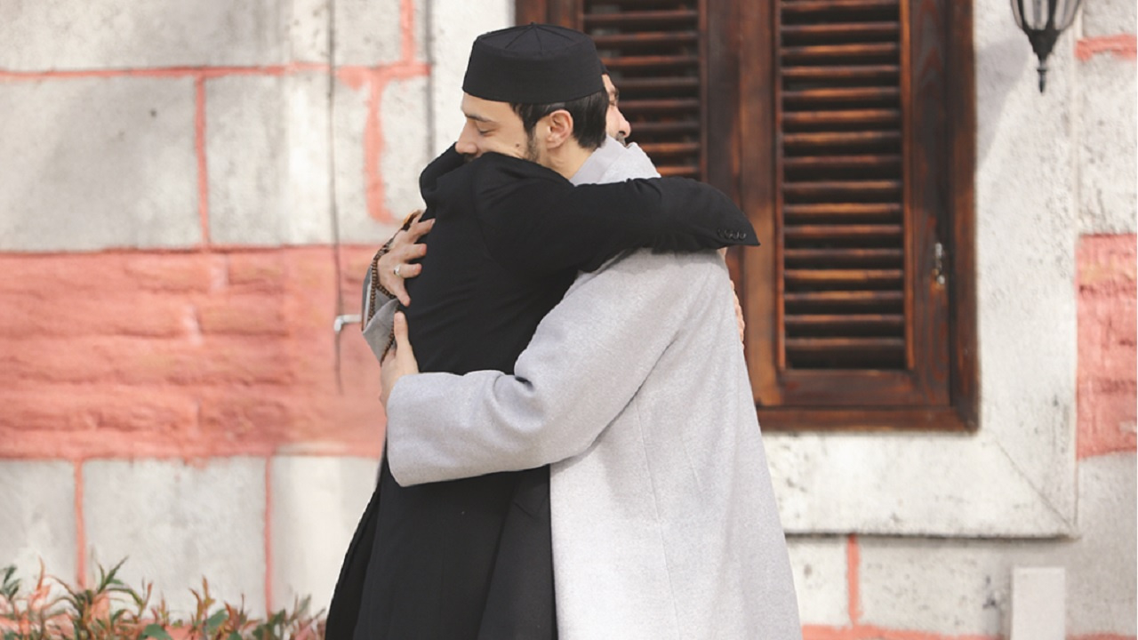 Kızıl Goncalar'da beklenmeyen final! 4 bölüm sonra veda edecek...