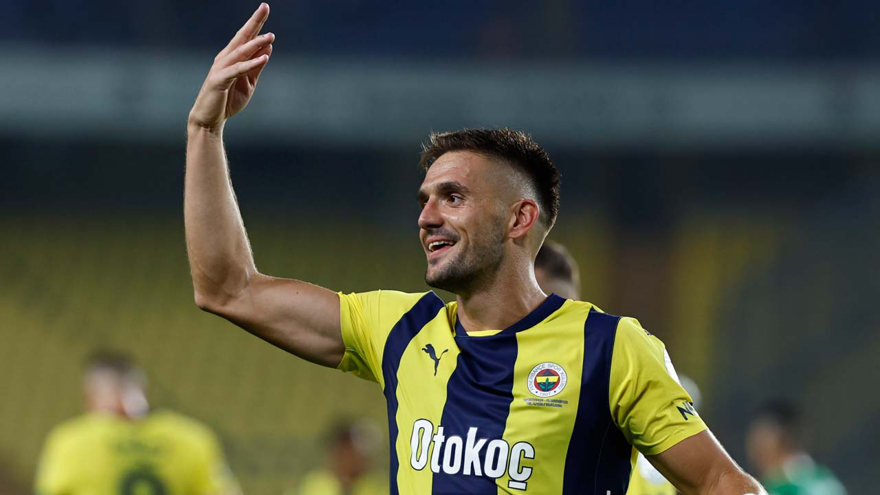Dusan Tadic Fenerbahçe'de 100. resmi maçına çıkıyor