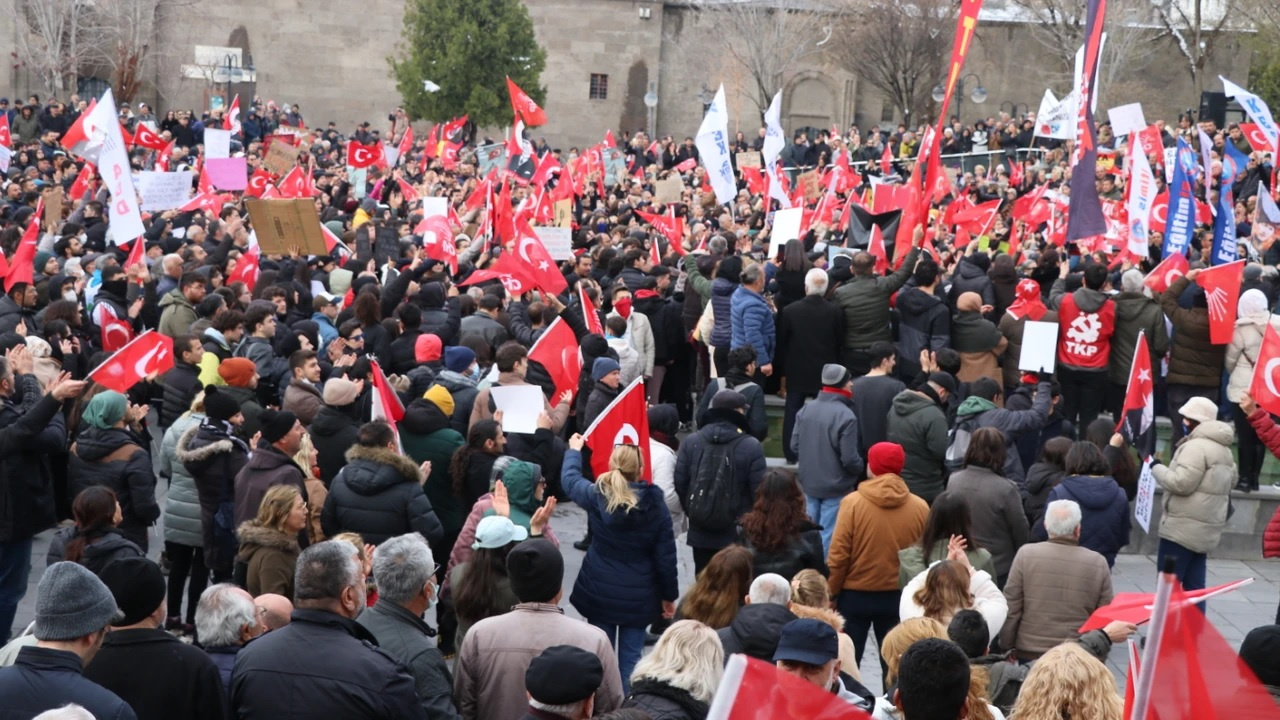 Kayseri'de 'İmamoğlu' protestolarında 5 tutuklama