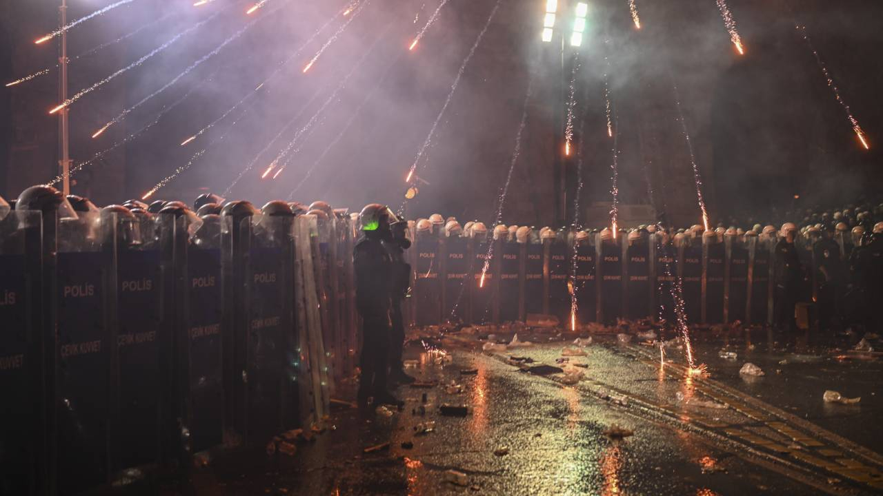 İstanbul'da gözaltına alınan 206 şüpheliden 172'si tutuklanarak cezaevine gönderildi
