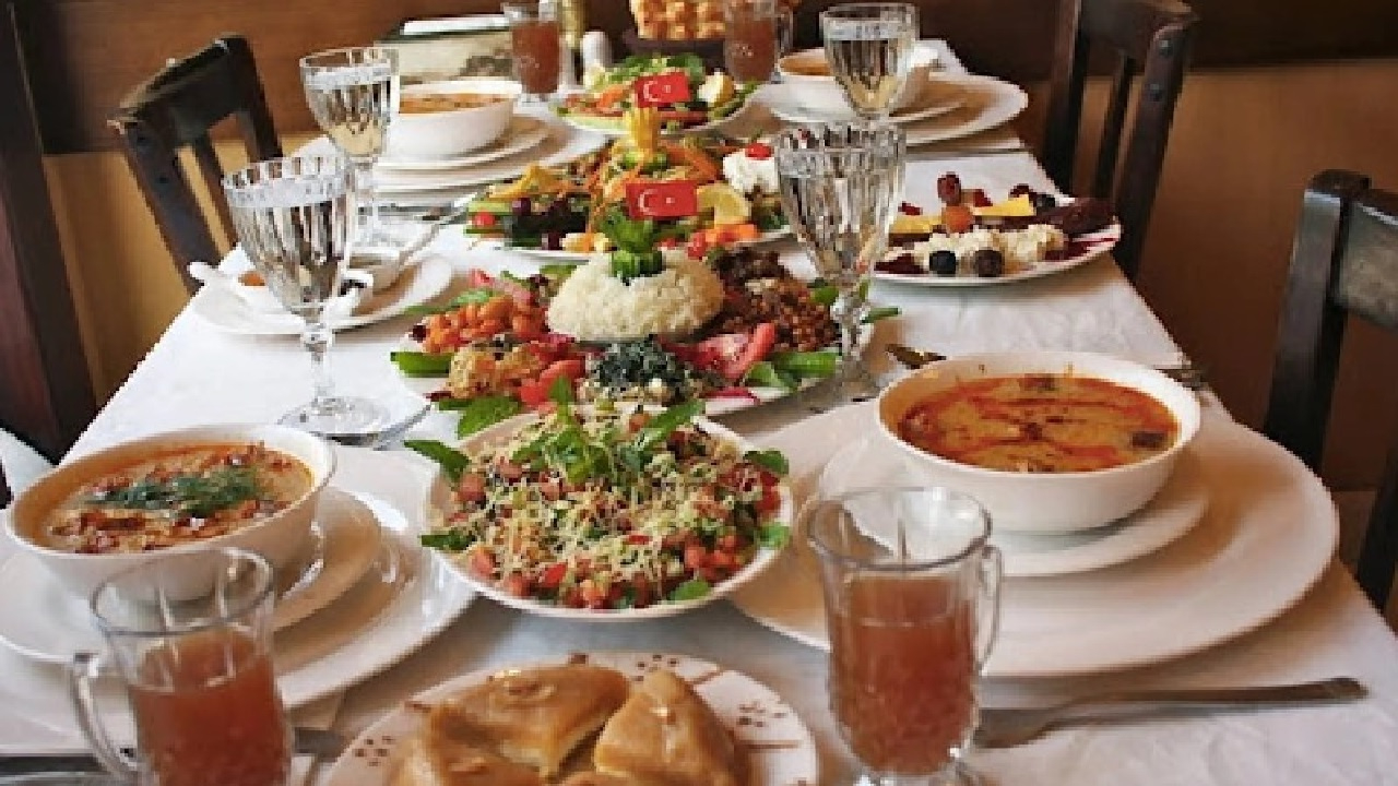 Bayramda sağlıklı beslenme için uzmanından altın tavsiyeler!
